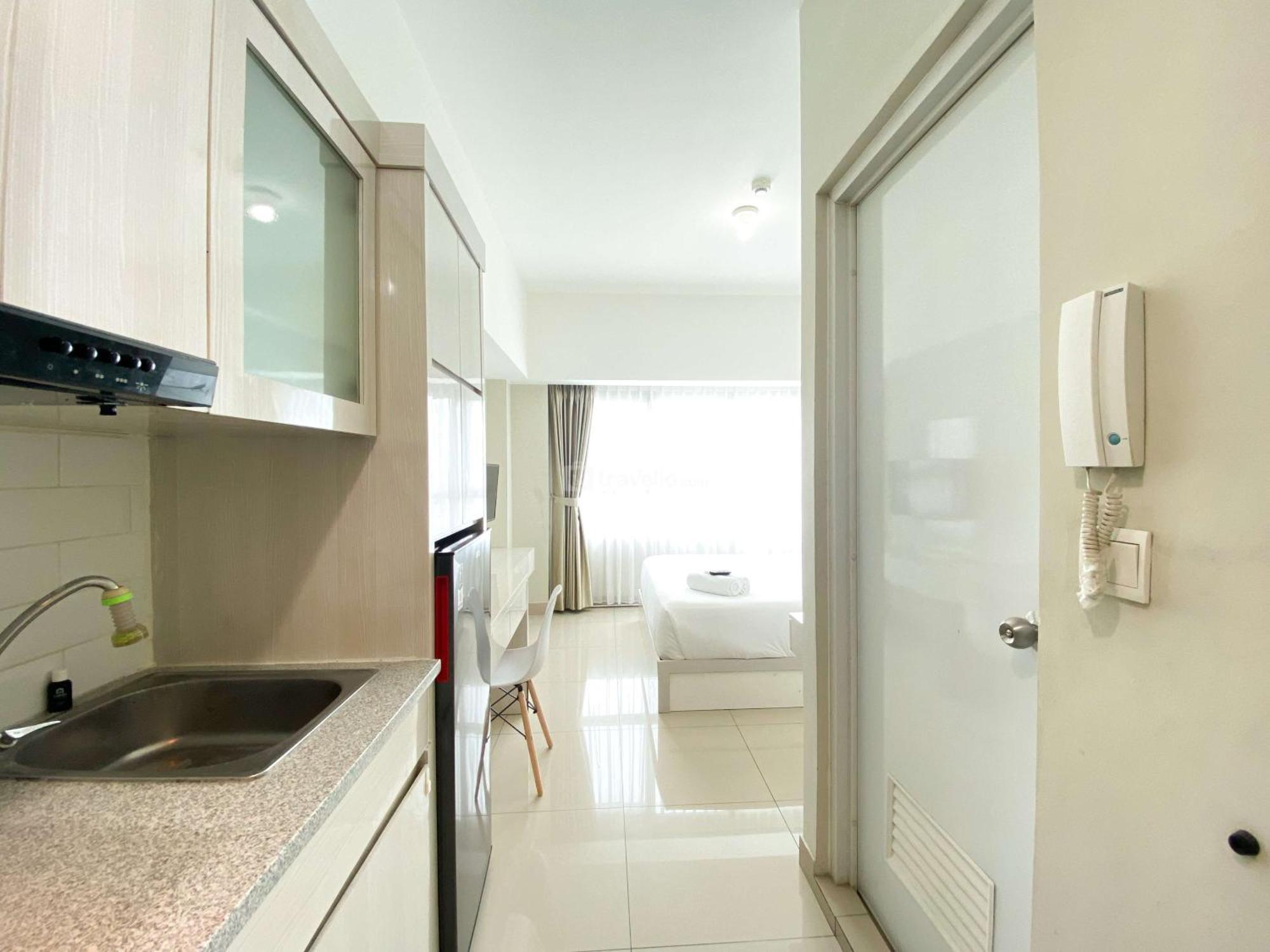 Restful And Simply Springlake Summarecon By Travelio Bekasi